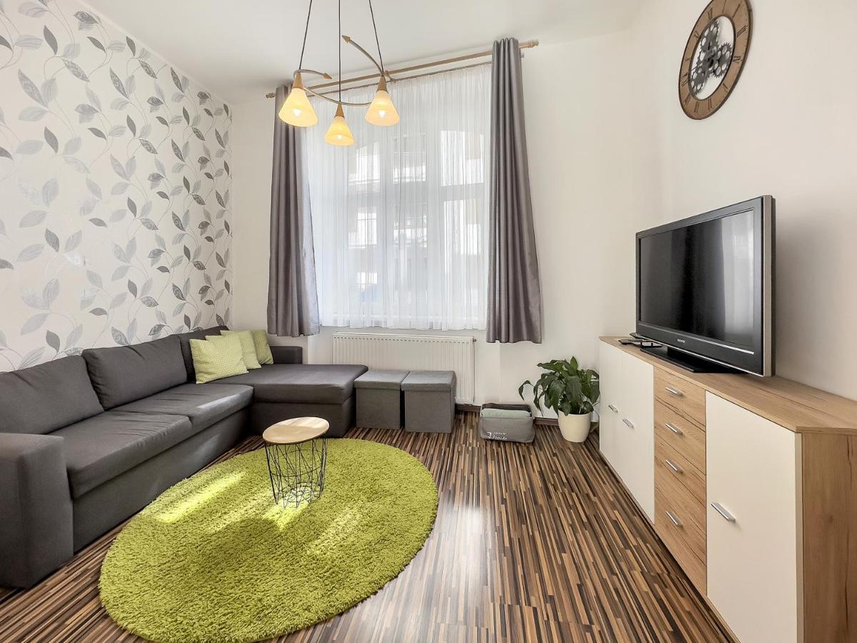 Laura'S Apartment كارلوفي فاري المظهر الخارجي الصورة