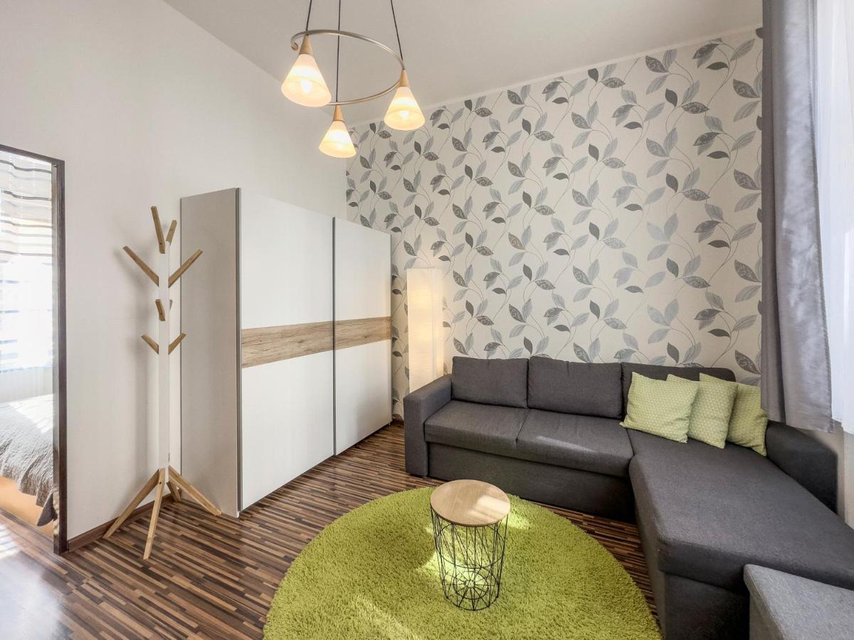 Laura'S Apartment كارلوفي فاري المظهر الخارجي الصورة